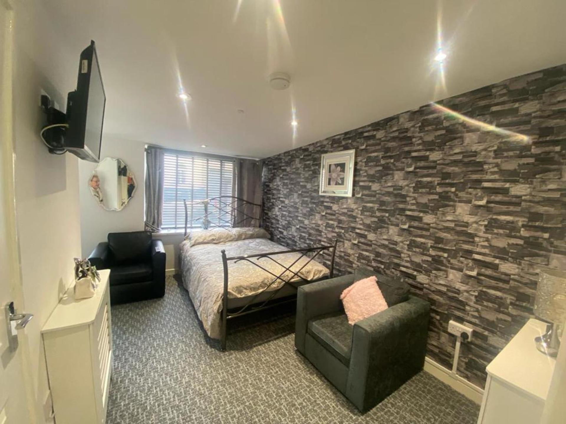 Beautiful 3-bed In Apartment Merthyr Tydfil