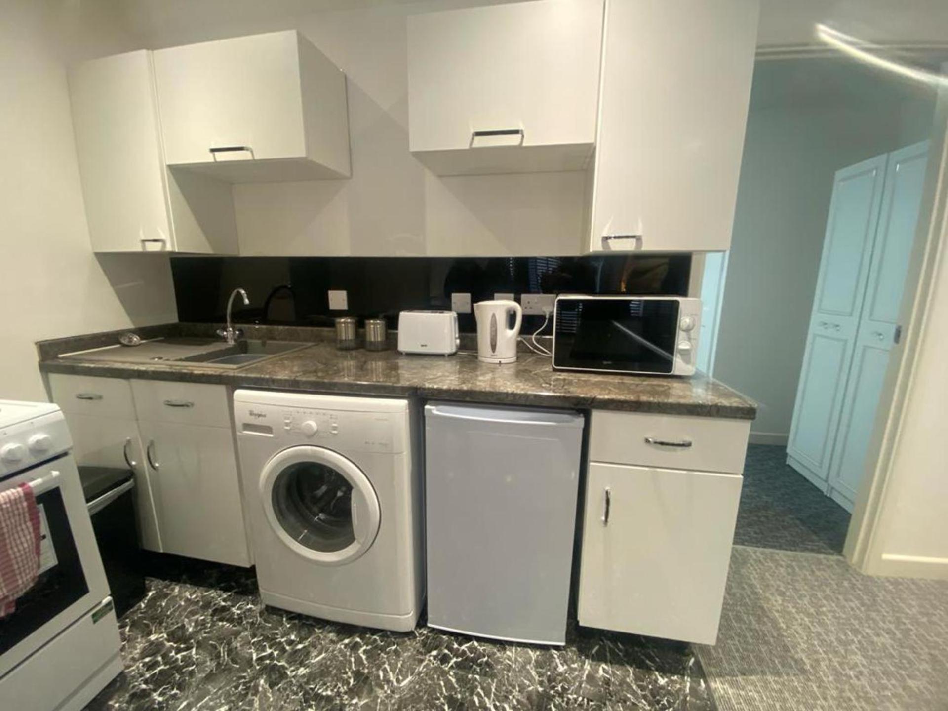 Beautiful 3-bed In Apartment